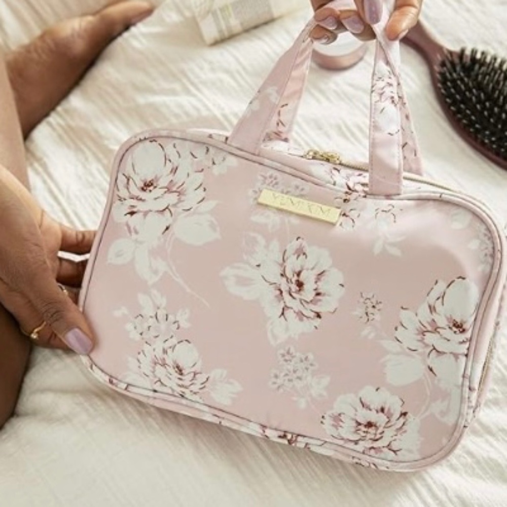 New Hanging 3 Tier Zipper Makeup Bag Travel Bag Pink Floral Yumi Kim Wanderlust